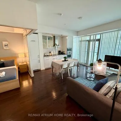 14,&nbsp;York, Waterfront Communities C1, Toronto