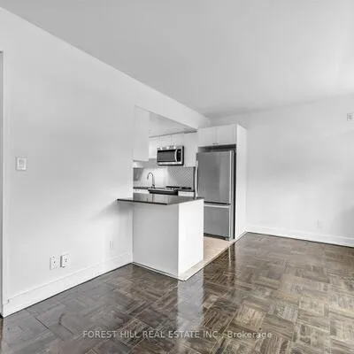 70,&nbsp;Spadina, Annex, Toronto