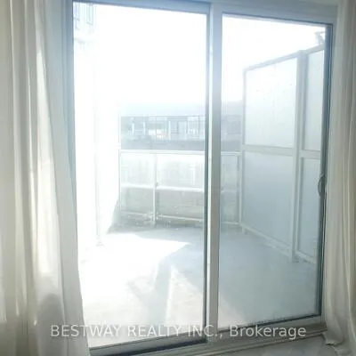 621,&nbsp;Sheppard, Bayview Village, Toronto
