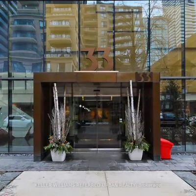 33,&nbsp;Charles, Church-Yonge Corridor, Toronto