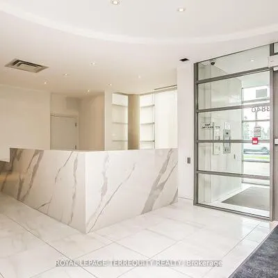 3830,&nbsp;Bathurst, Clanton Park, Toronto