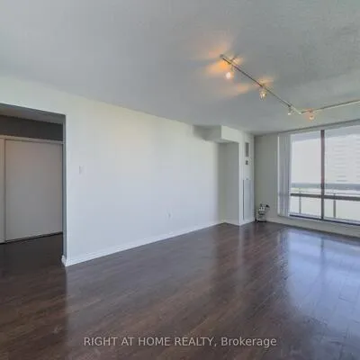 177, Linus, Don Valley Village, Toronto