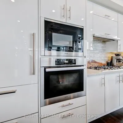 29, Queens, Waterfront Communities C8, Toronto