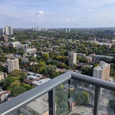 251,&nbsp;Jarvis, Moss Park, Toronto