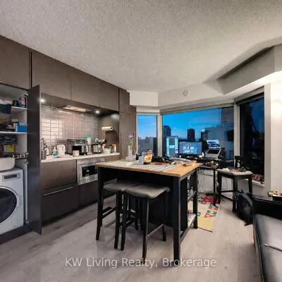 155,&nbsp;Yorkville, Annex, Toronto
