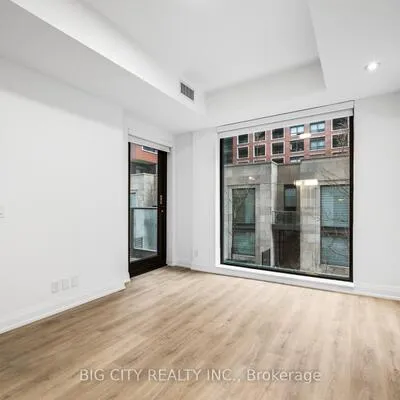 36,&nbsp;Brentcliffe, Thorncliffe Park, Toronto