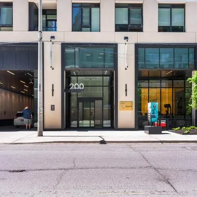 200,&nbsp;Redpath, Mount Pleasant West, Toronto