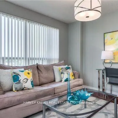 19,&nbsp;Barberry, Bayview Village, Toronto