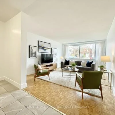 990,&nbsp;Avenue, Yonge-Eglinton, Toronto