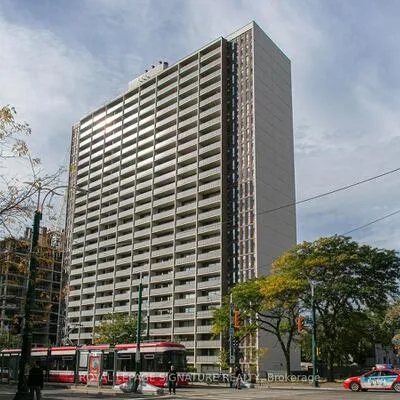 666,&nbsp;Spadina, University, Toronto