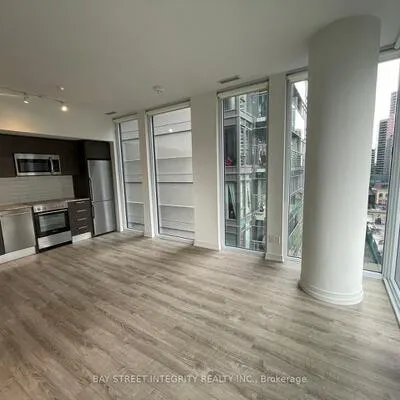 28,&nbsp;Wellesley, Church-Yonge Corridor, Toronto