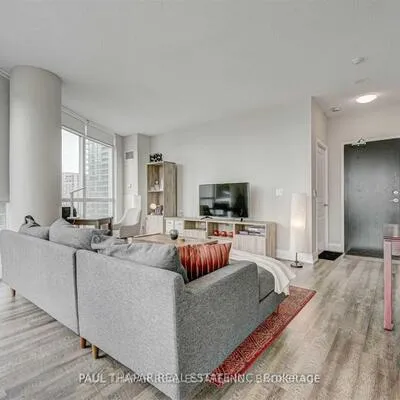 18,&nbsp;Yonge, Waterfront Communities C1, Toronto