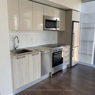 28,&nbsp;Wellesley, Church-Yonge Corridor, Toronto
