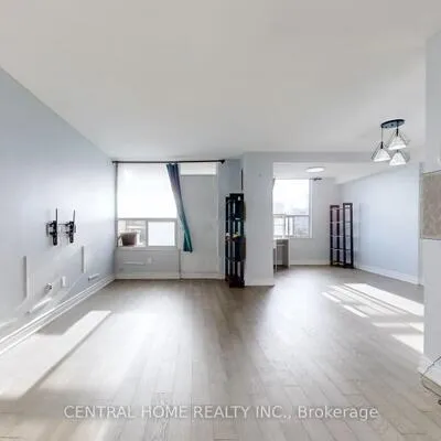 5,&nbsp;Shady Golfway, Flemingdon Park, Toronto