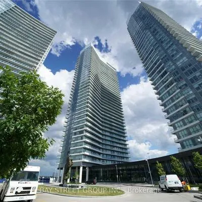 117,&nbsp;McMahon, Bayview Village, Toronto