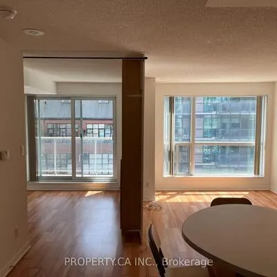 230,&nbsp;King, Moss Park, Toronto