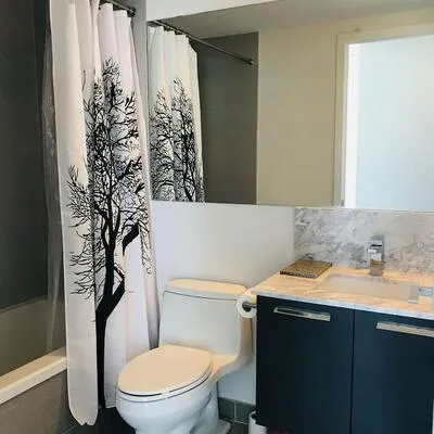 28,&nbsp;Wellesley, Church-Yonge Corridor, Toronto