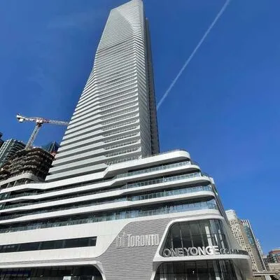 28,&nbsp;Freeland, Waterfront Communities C8, Toronto