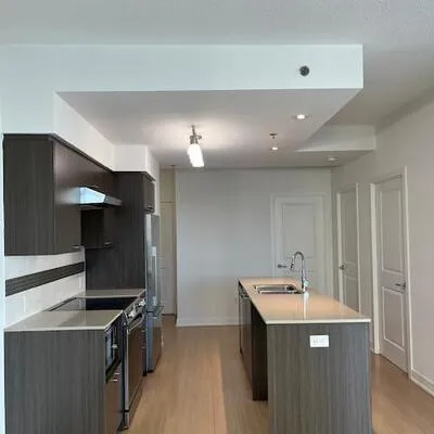 320,&nbsp;Tweedsmuir, Forest Hill South, Toronto