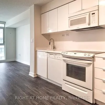 10,&nbsp;Capreol, Waterfront Communities C1, Toronto