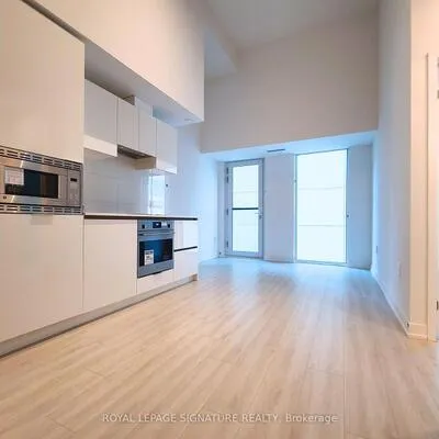 238,&nbsp;Simcoe, Kensington-Chinatown, Toronto