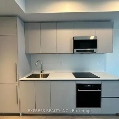 8,&nbsp;Cumberland, Annex, Toronto