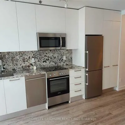 28,&nbsp;Wellesley, Church-Yonge Corridor, Toronto