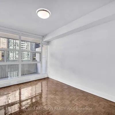 33,&nbsp;Isabella, Church-Yonge Corridor, Toronto