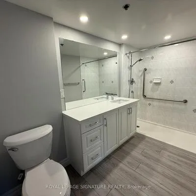 2,&nbsp;Neptune, Englemount-Lawrence, Toronto