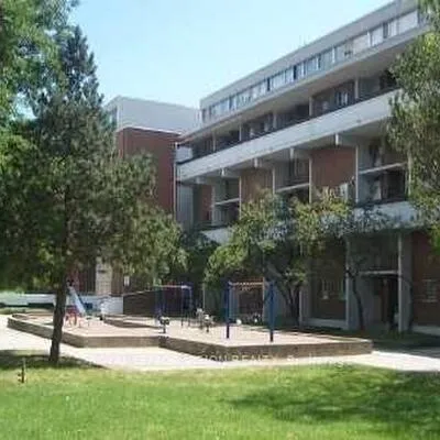 125,&nbsp;Leeward, Flemingdon Park, Toronto