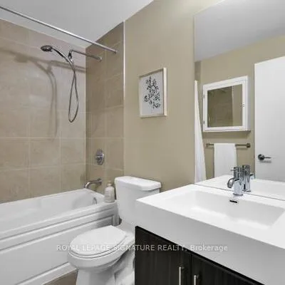 160,&nbsp;Vanderhoof, Thorncliffe Park, Toronto