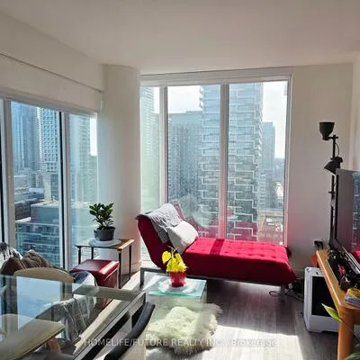 195,&nbsp;Redpath, Mount Pleasant West, Toronto