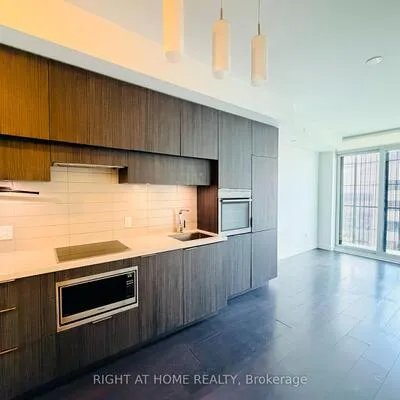 8,&nbsp;Eglinton, Mount Pleasant West, Toronto