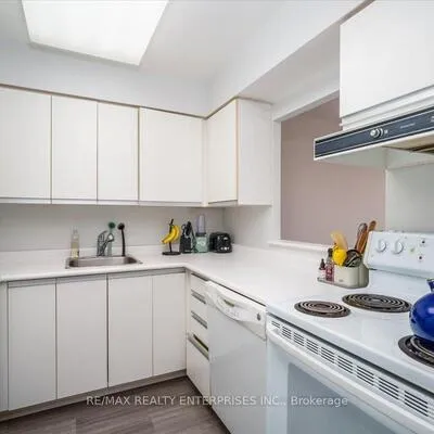 21,&nbsp;Overlea, Thorncliffe Park, Toronto