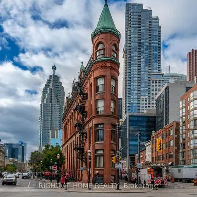 30,&nbsp;Church, Church-Yonge Corridor, Toronto