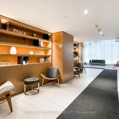 120,&nbsp;Parliament, Moss Park, Toronto