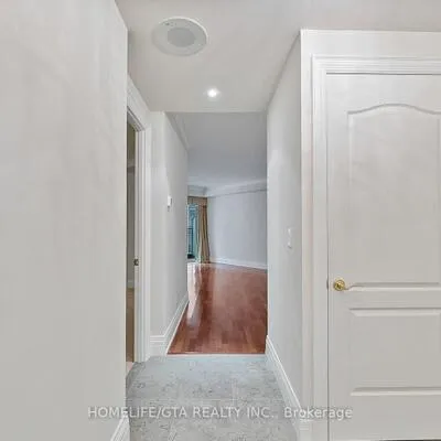 33,&nbsp;Delisle, Yonge-St. Clair, Toronto