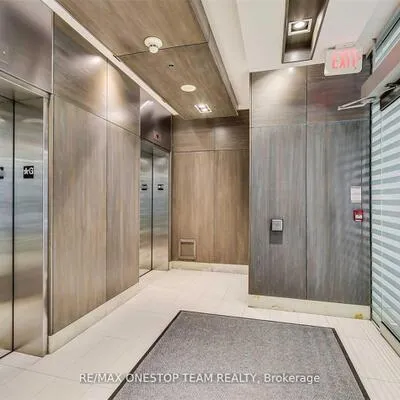 21,&nbsp;Carlton, Church-Yonge Corridor, Toronto