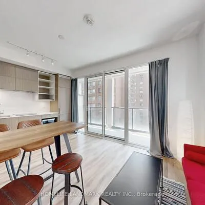 20,&nbsp;Edward, Bay Street Corridor, Toronto
