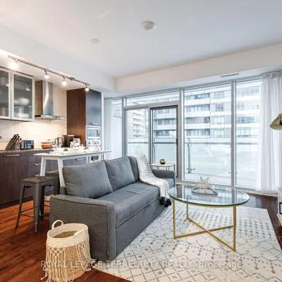 14,&nbsp;York, Waterfront Communities C1, Toronto