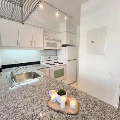 33,&nbsp;Sheppard, Willowdale East, Toronto
