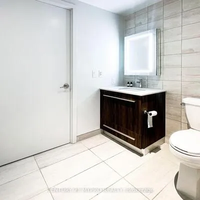 8,&nbsp;Cumberland, Annex, Toronto