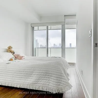 200,&nbsp;Bloor, Annex, Toronto