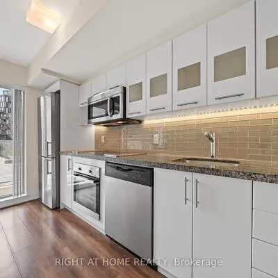 565,&nbsp;Wilson, Clanton Park, Toronto