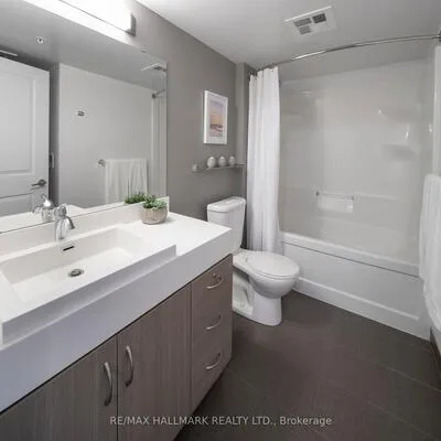 132,&nbsp;Berkeley, Moss Park, Toronto
