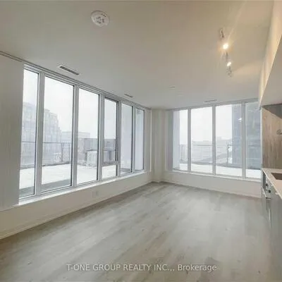 138,&nbsp;Downes, Waterfront Communities C8, Toronto