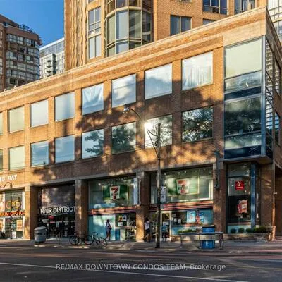 44,&nbsp;St Joseph, Bay Street Corridor, Toronto