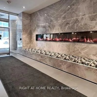215,&nbsp;Queen, Waterfront Communities C1, Toronto