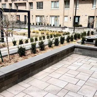 38,&nbsp;Hollywood, Willowdale East, Toronto