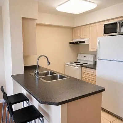 153,&nbsp;Beecroft, Lansing-Westgate, Toronto